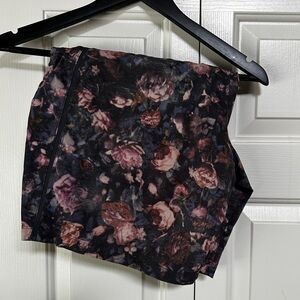 Lululemon Men’s Pacebreaker Shorts Large